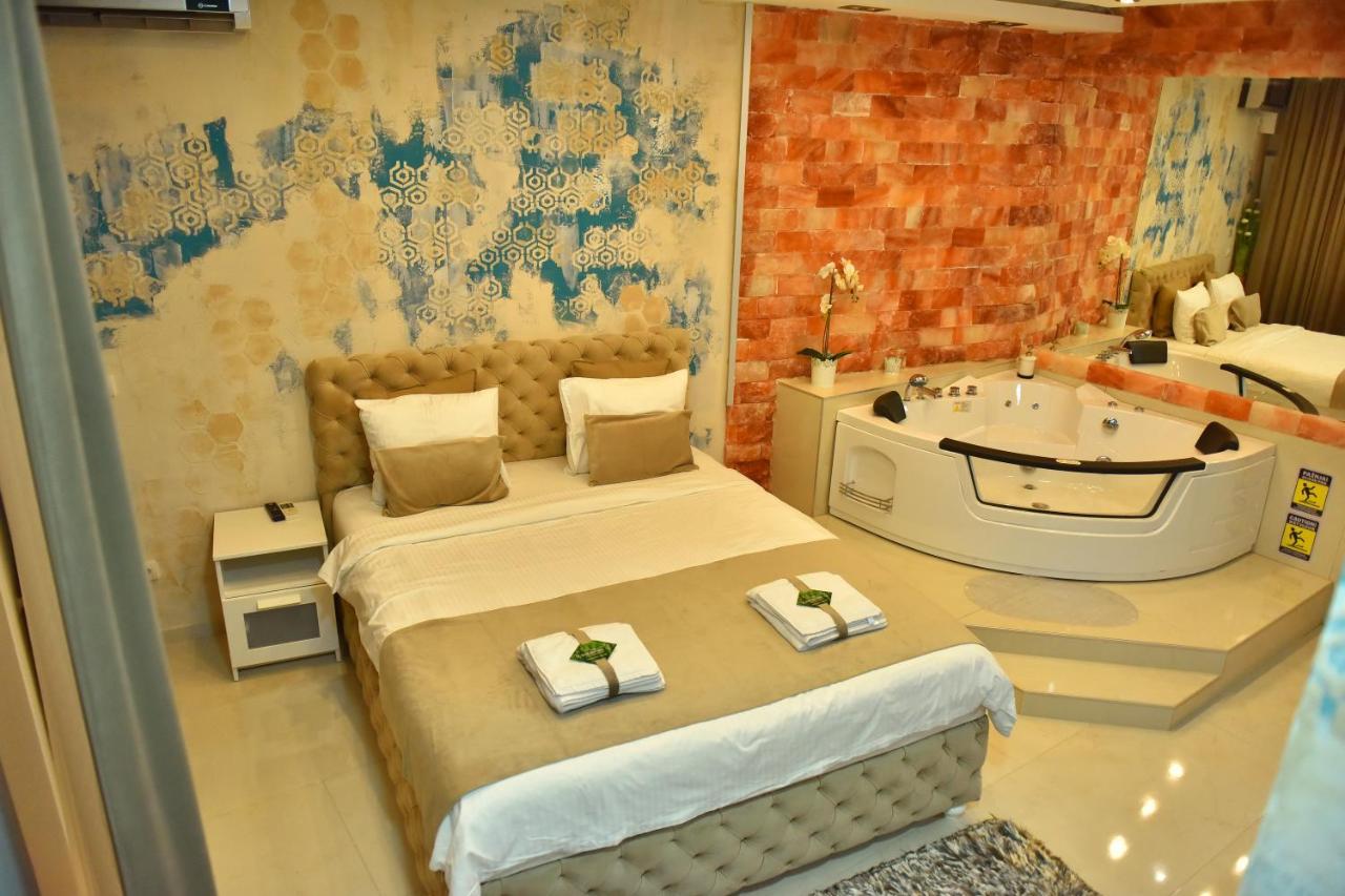 Design Apartment Premium Spa Lux 4 Star "Dubai" Completely Private Wellness & Spa Free Included Sauna & Jacuzzi & Salt Wall & Fire Place & 3D Ceilings & Business Wifi & Netflix & Keyless Code Entry & Full Smart App & Secure 2 Parking Place Ćuprija Eksteriør billede
