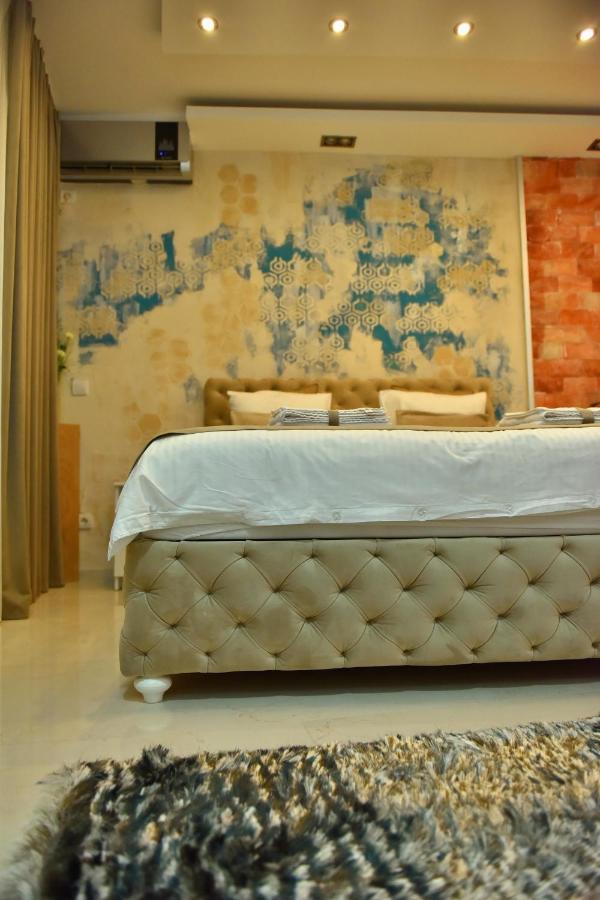 Design Apartment Premium Spa Lux 4 Star "Dubai" Completely Private Wellness & Spa Free Included Sauna & Jacuzzi & Salt Wall & Fire Place & 3D Ceilings & Business Wifi & Netflix & Keyless Code Entry & Full Smart App & Secure 2 Parking Place Ćuprija Eksteriør billede